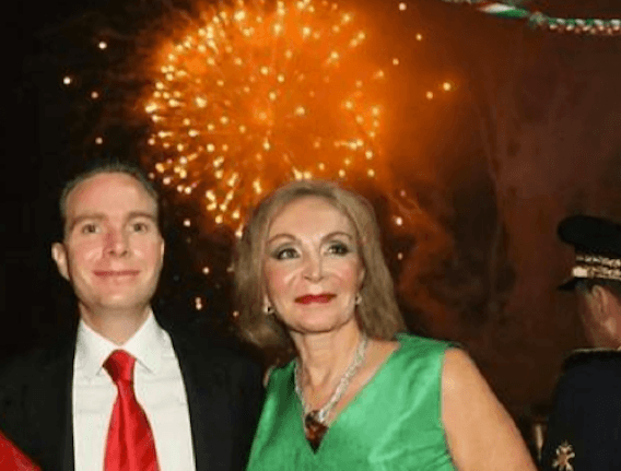 Mamá de Manuel Velasco recibe “apoyo” de 3.9 millones de pesos, otorgado por el DIF de Chiapas