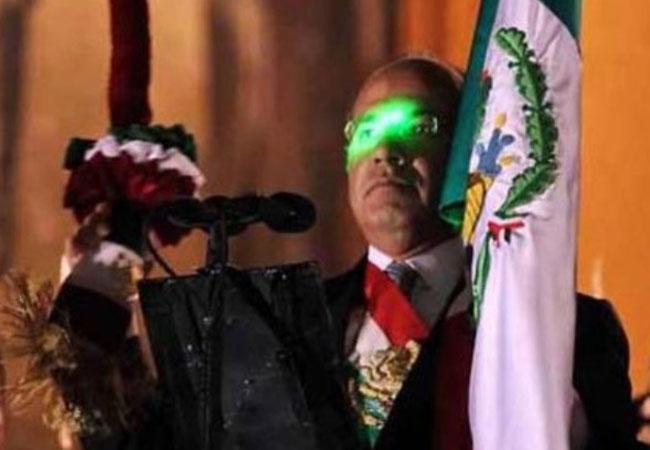 Calderón dio su último Grito de Independencia apuntado por un láser