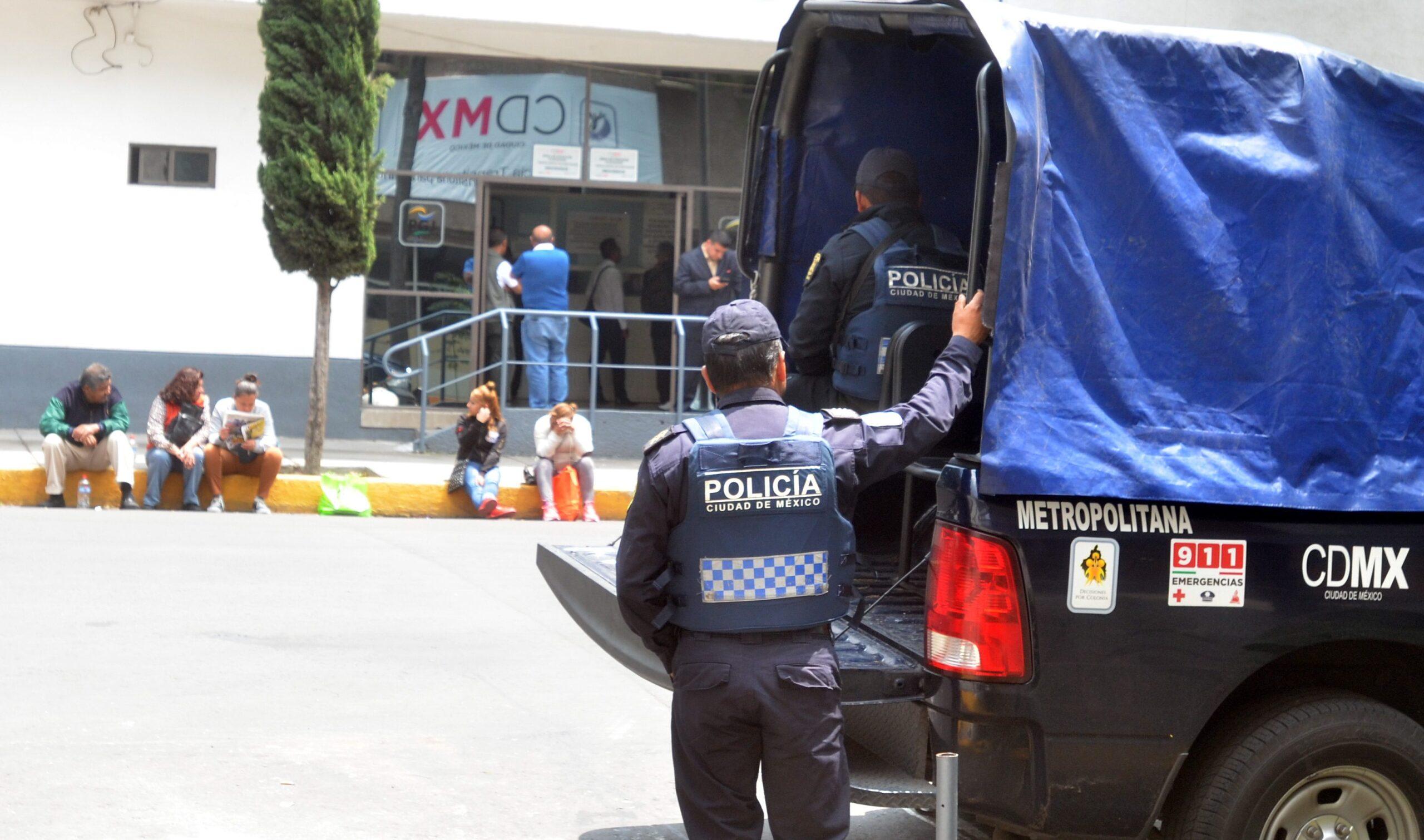 Despiden a dos policías de la CDMX por presuntos vínculos con grupo de El Ojos en Tláhuac