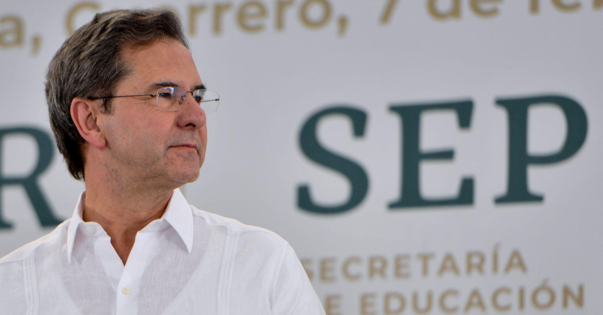 Familiares en empresas, una carrera sin terminar: lo que secretarios de AMLO habían olvidado declarar