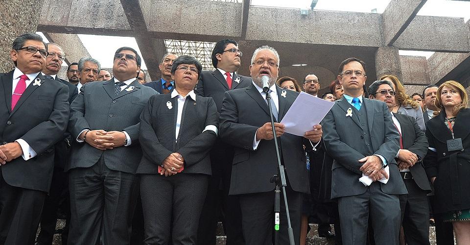 Ya son más de 11 mil funcionarios que buscan amparo contra Ley de Remuneraciones