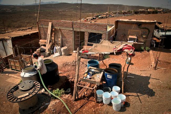 Beber o no agua de la llave, ¿sabes qué tomas?