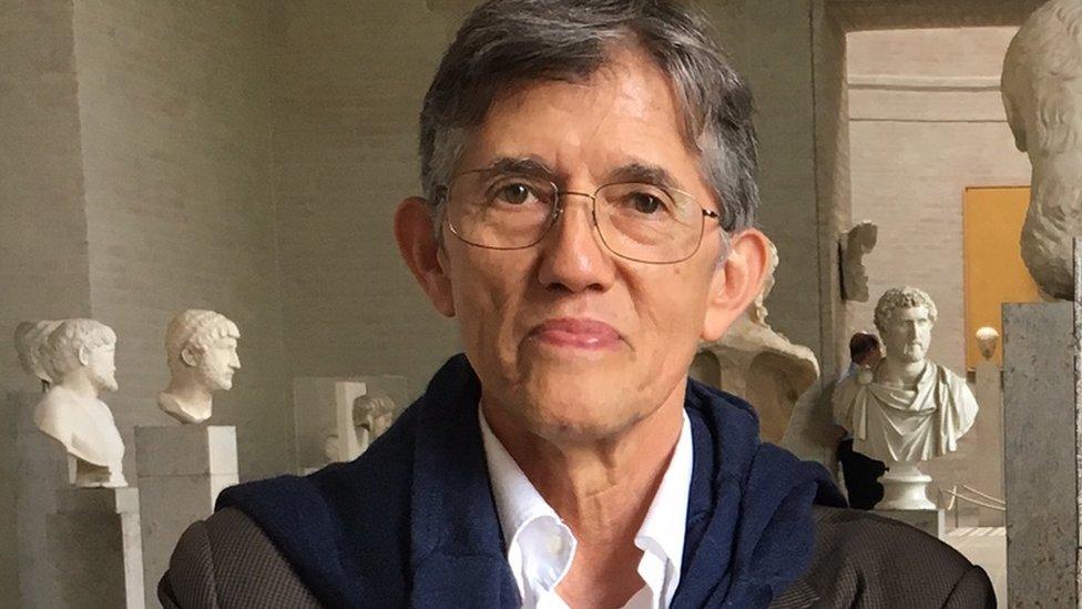 “No hay que buscar en la ciencia la capacidad de negar la religión”, Antonio Lazcano el biólogo evolutivo que investiga el origen de la vida