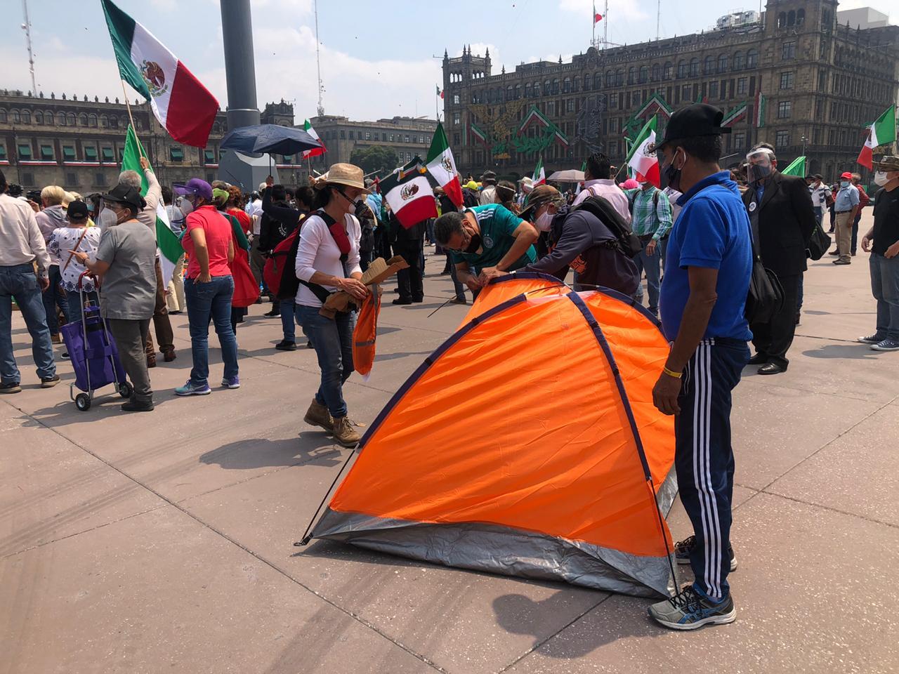 ‘Me dieron una casa de campaña. Es mejor que estar en el albergue’: participante en el plantón de Frena