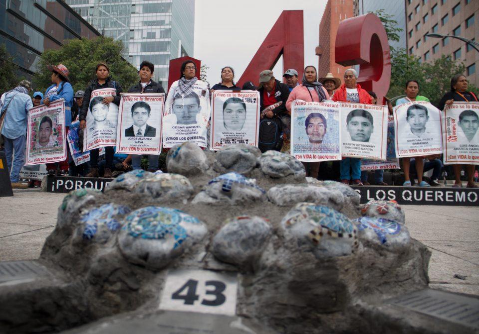 Investigarán a funcionarios y jueces por caso Ayotzinapa; Encinas dice que podrían liberar a 50 detenidos