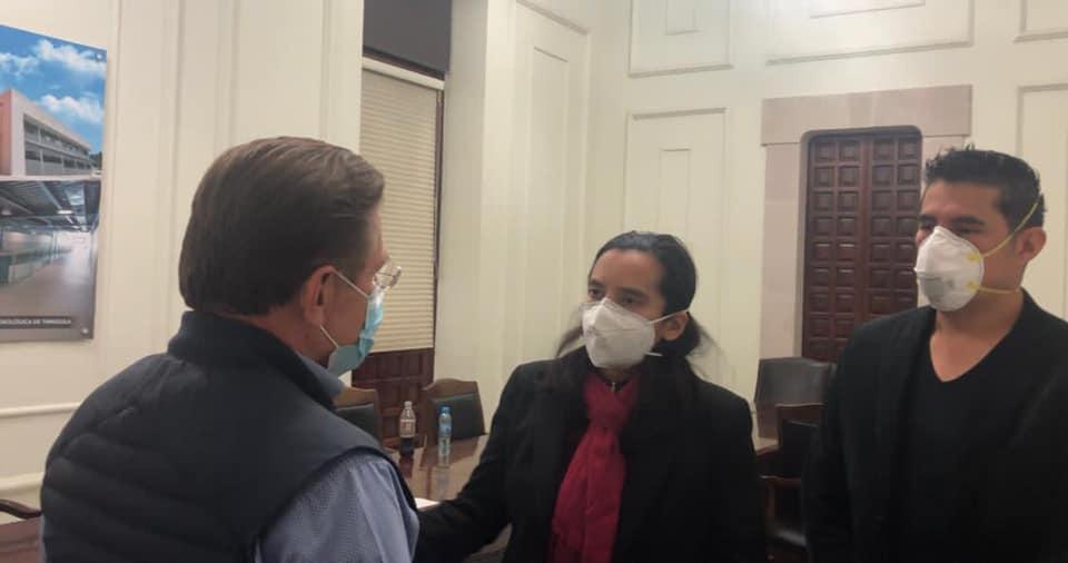 Gobernador de Durango solicita a la Fiscalía estatal retirar cargos contra la doctora Calvillo