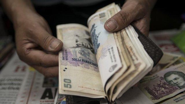 El Banco Central de Argentina sube la tasa de interés al 60%, la más alta del mundo y que casi triplica la de Venezuela