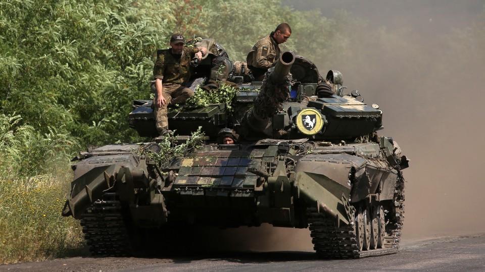 Rusia amenaza con extender ofensiva en Ucrania; descarta negociaciones de paz