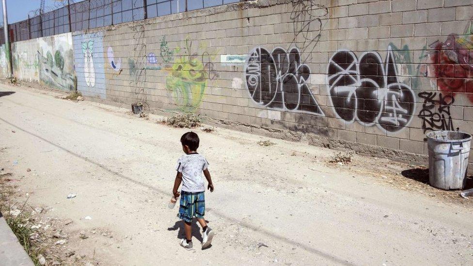 “Los niños están aterrorizados”: la polémica en EE.UU. por la decisión del gobierno de Trump de separar a los inmigrantes indocumentados de sus hijos