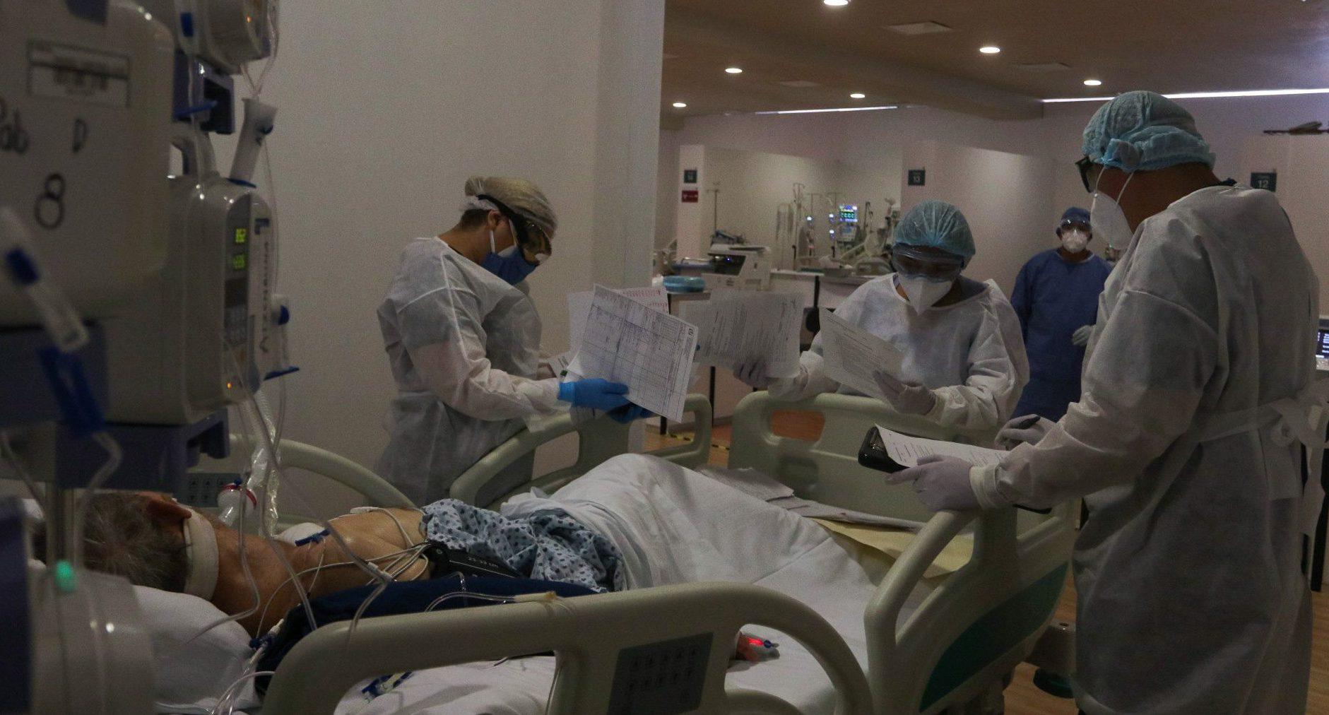 Hospitales colapsarán en enero si los contagios de COVID no bajan en diciembre, alertan médicos