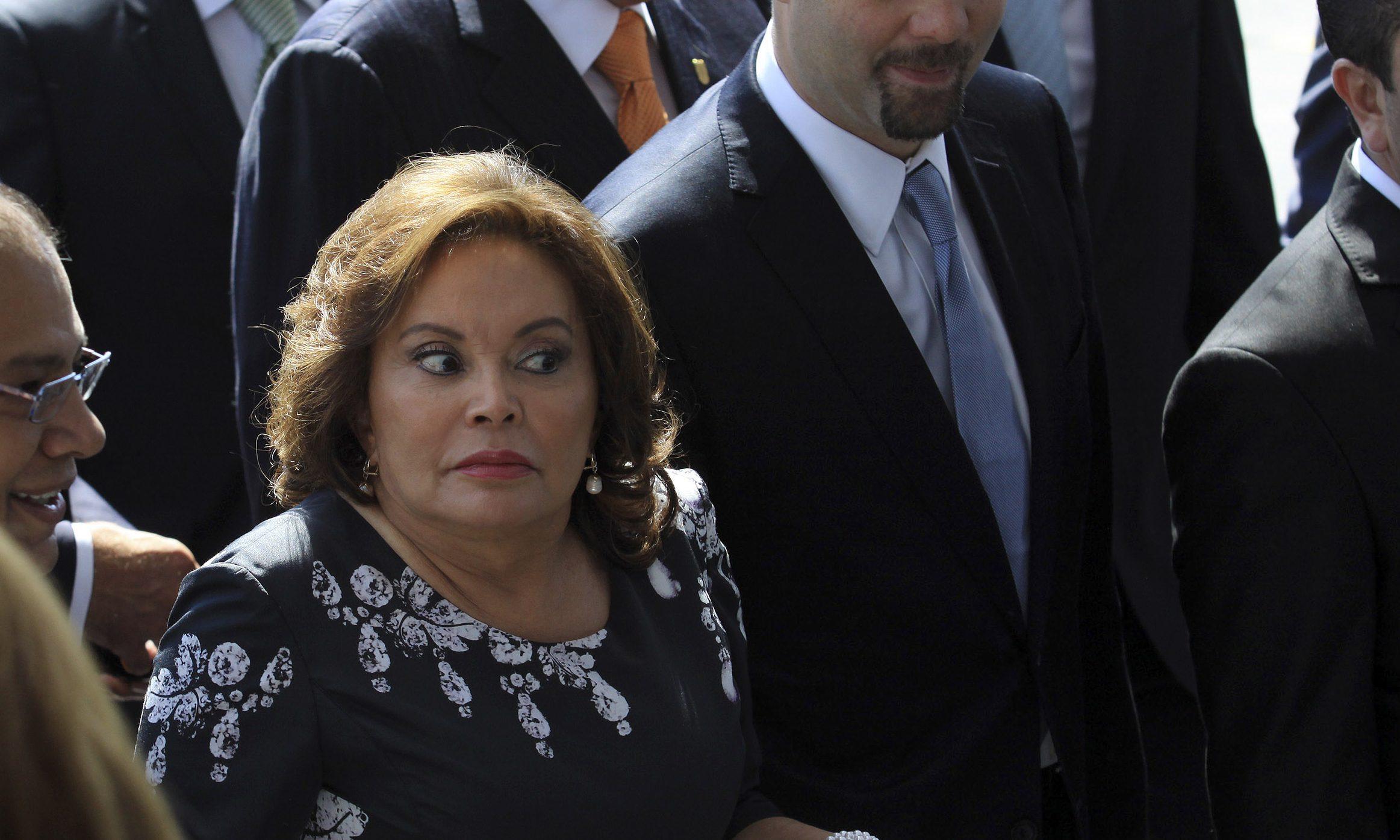 PGR pide más restricciones para Elba Esther, argumenta que es por seguridad del país