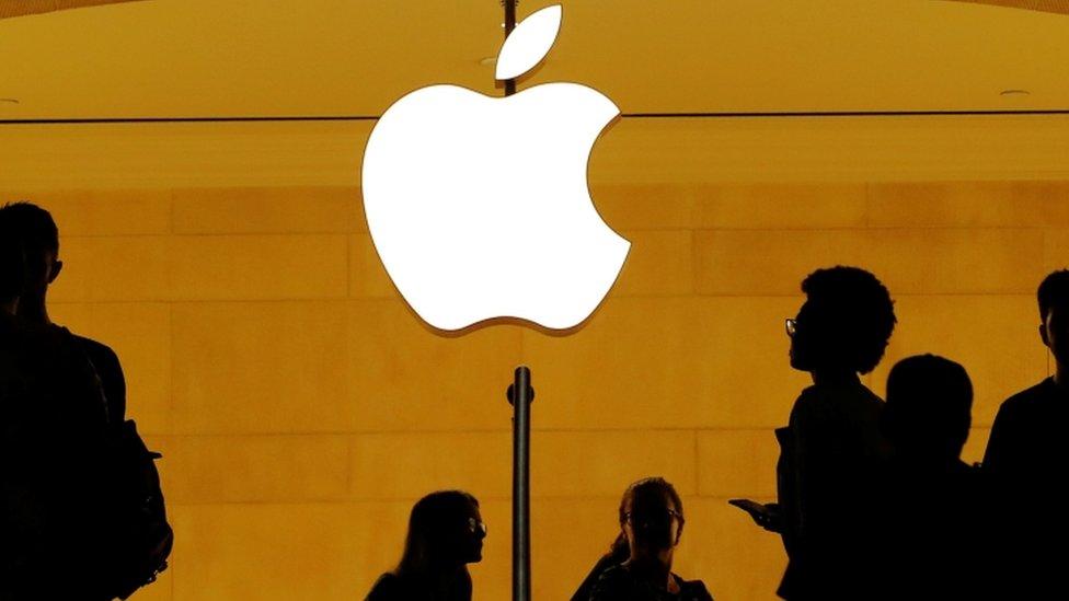 Cómo Apple se convirtió en la primera empresa del mundo en alcanzar un valor de US$1 billón
