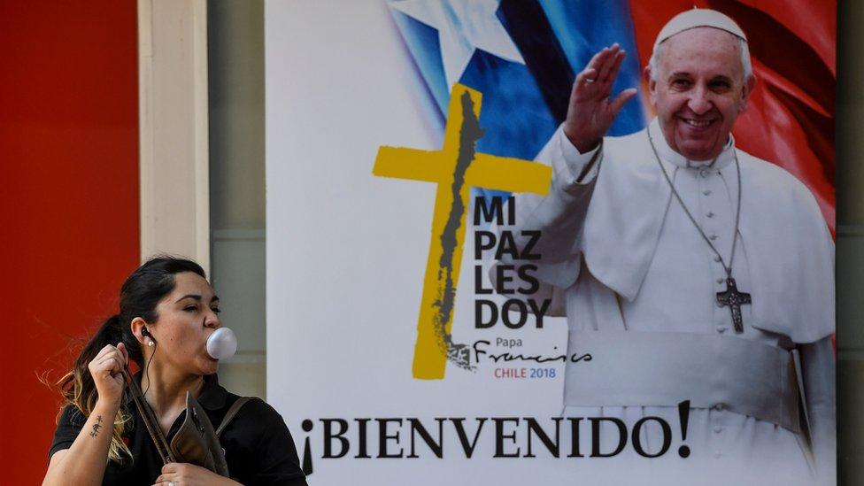 Los países de América Latina que mejor y peor evalúan al Papa (y cómo Chile se convirtió en el que más lo rechaza)