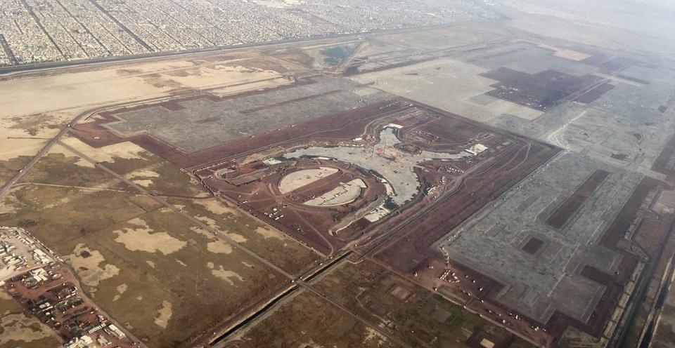 AMLO reclama y la Auditoría se retracta sobre aeropuerto de Texcoco