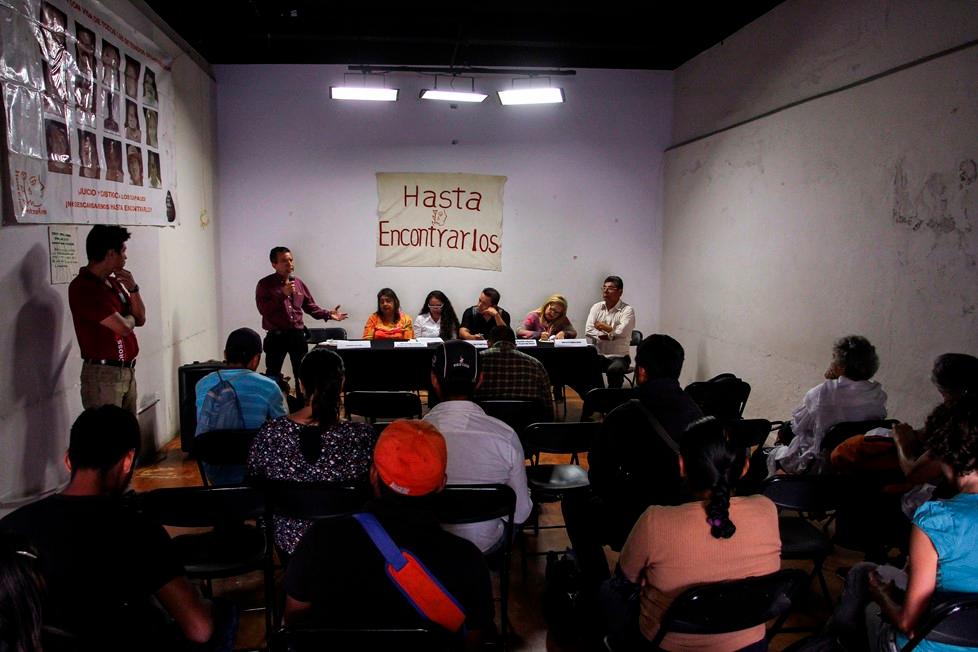 Detienen a una mujer en Veracruz tras acusación de que estafó a familiares de desaparecidos