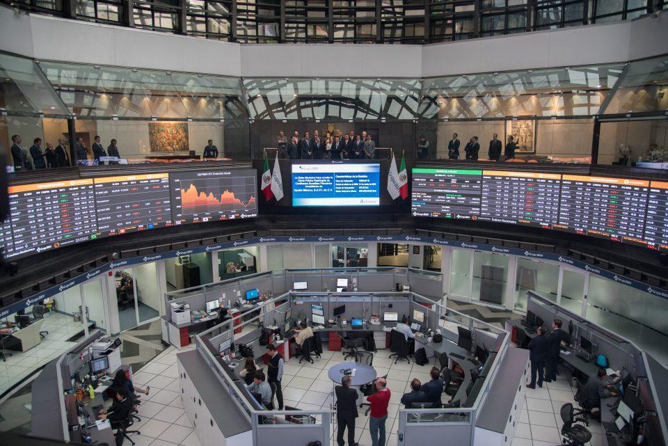 Banco de México baja pronóstico de crecimiento para 2019; advierte riesgos por Pemex y T-MEC