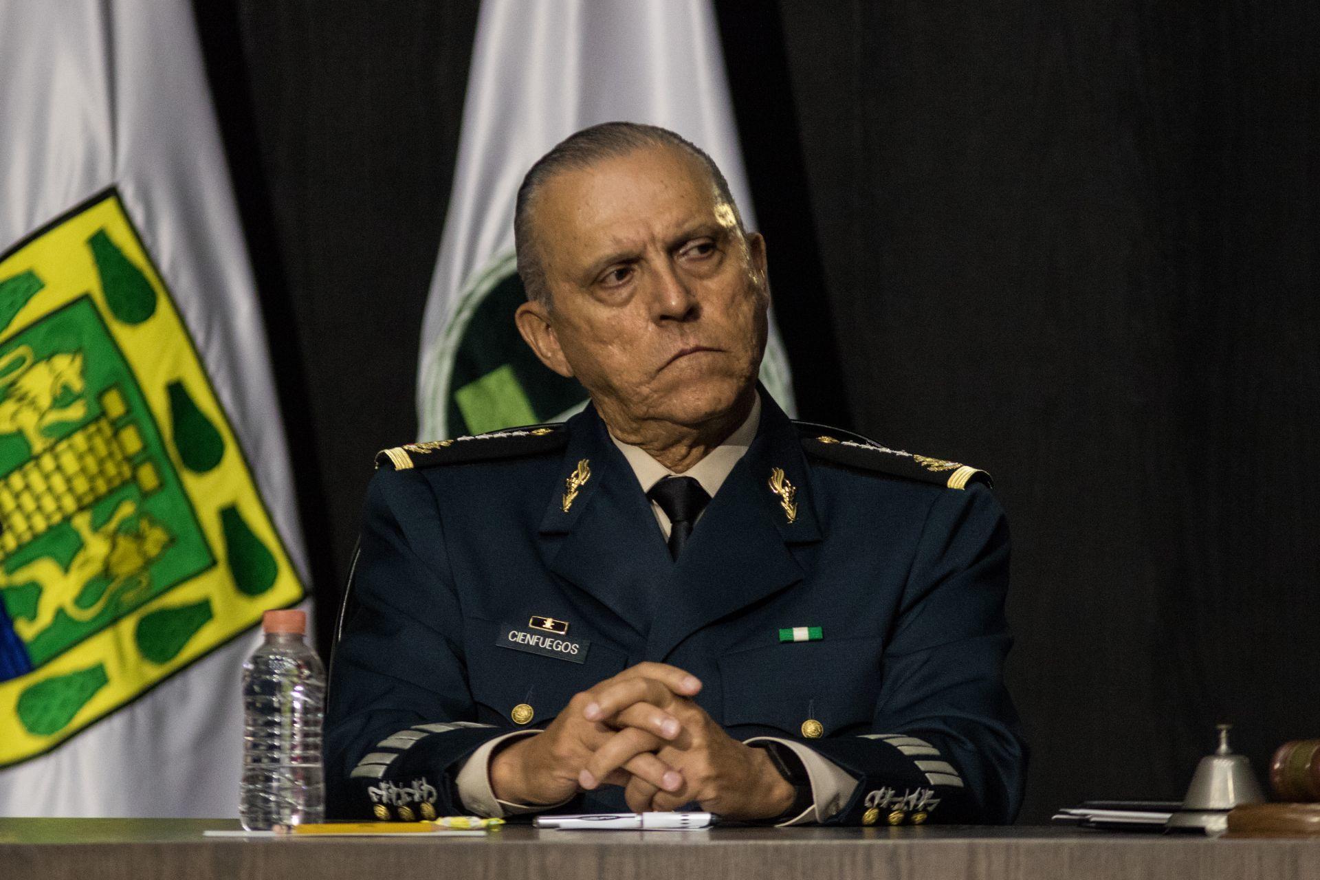 Más allá de Tlatlaya y Ayotzinapa: el historial militar que dejó el General Cienfuegos