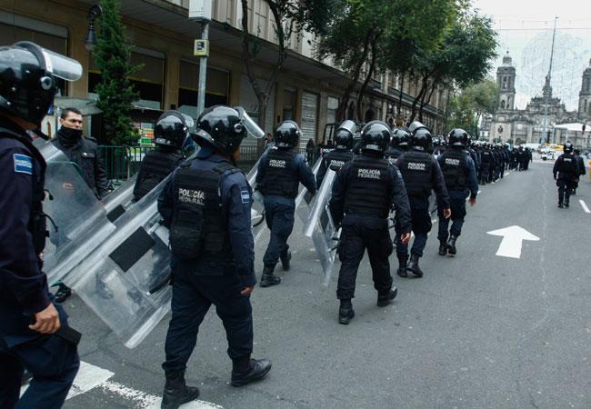 Estado Mayor Presidencial cerca el Zócalo