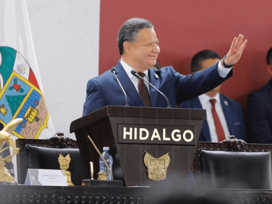Julio Menchaca, de Morena, asume el gobierno de Hidalgo; pone fin a 93 años de administraciones del PRI