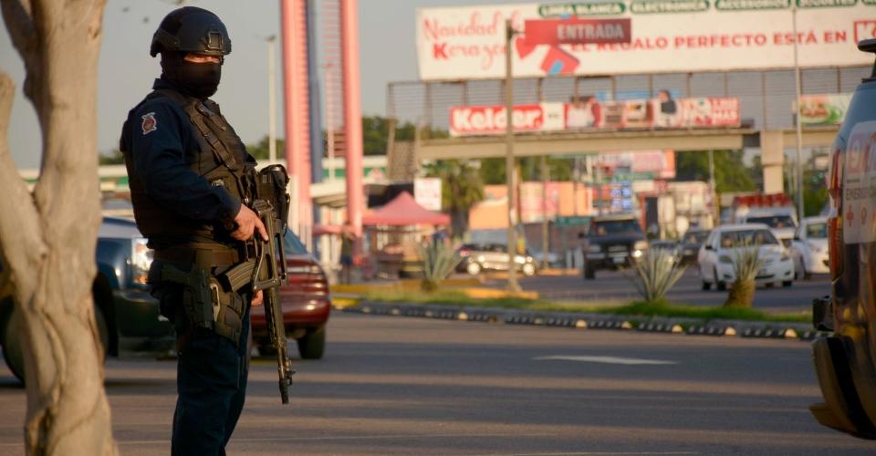 Detienen a 7 policías de Acatic, Jalisco, presuntos implicados en la desaparición de una familia