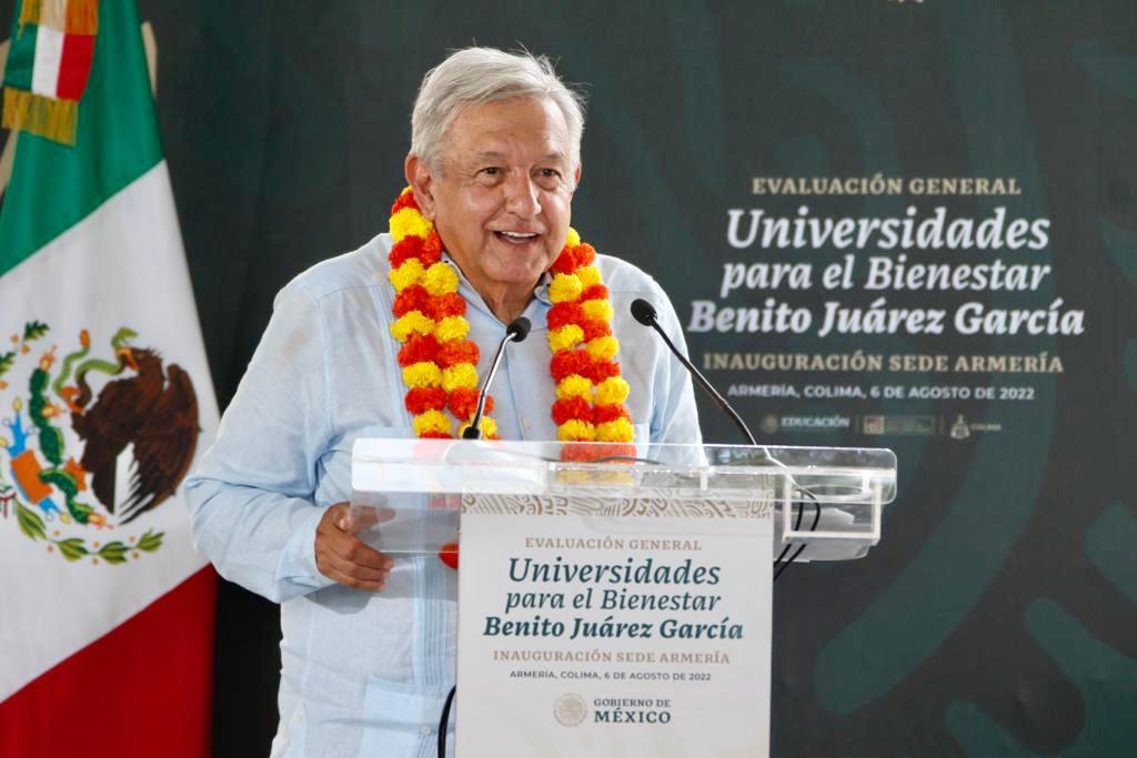 AMLO promete 55 nuevas Universidades del Bienestar y plazas en el gobierno a los egresados de su sexenio
