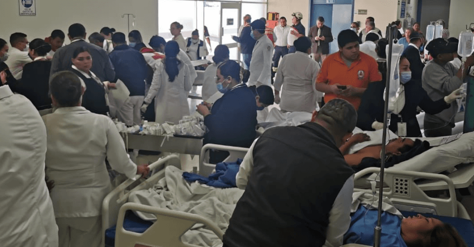 Tren embiste a autobús en Sonora; reportan al menos cinco muertos y 32 heridos
