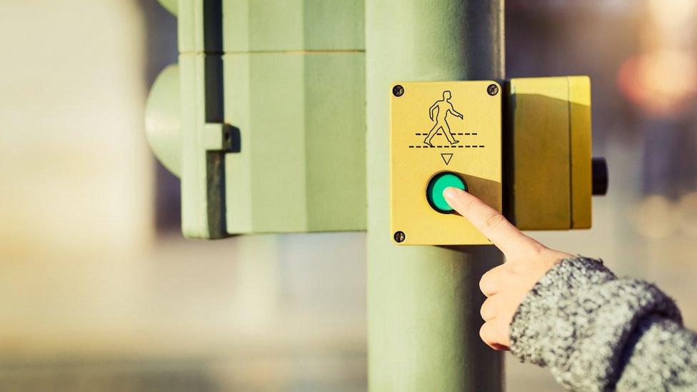 Qué son los “botones placebo” y por qué estamos rodeado por ellos sin que lo sepamos