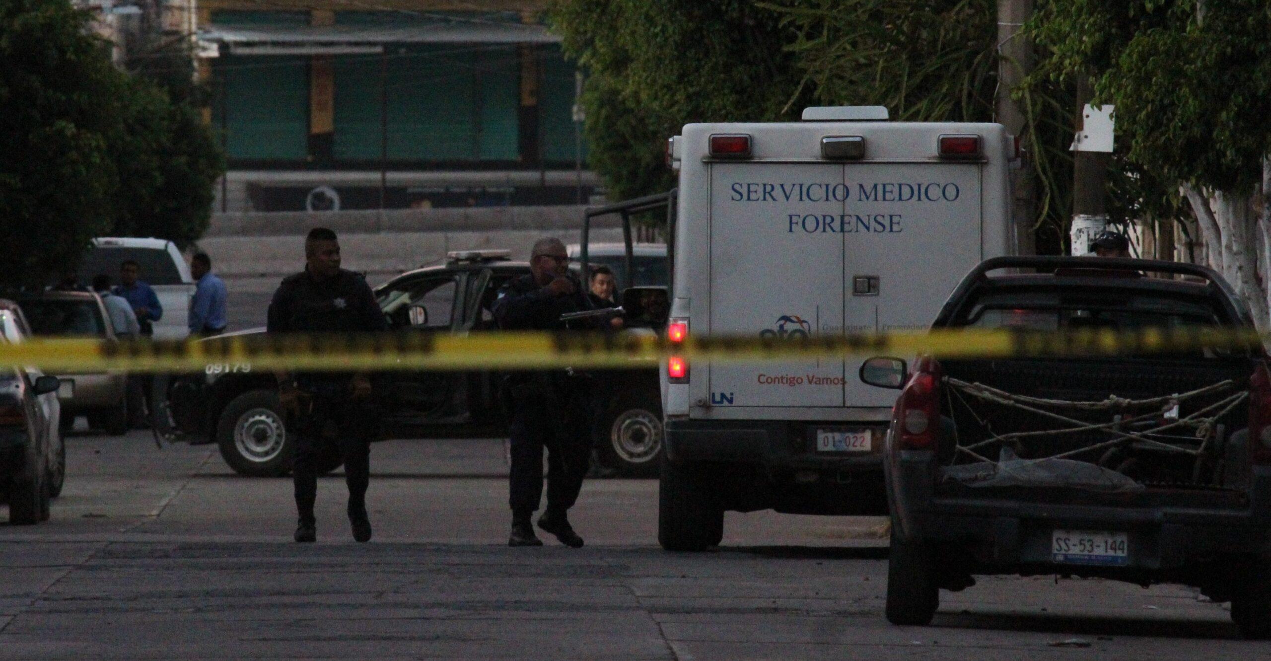 Sujetos armados asesinan a 6 personas en Valle de Santiago, Guanajauato; 4 eran menores