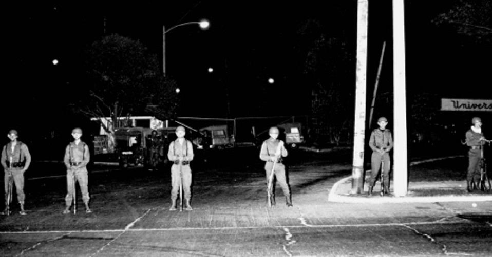 1968: Escala violencia contra planteles de UNAM e IPN; chocan policías y estudiantes en voca 7