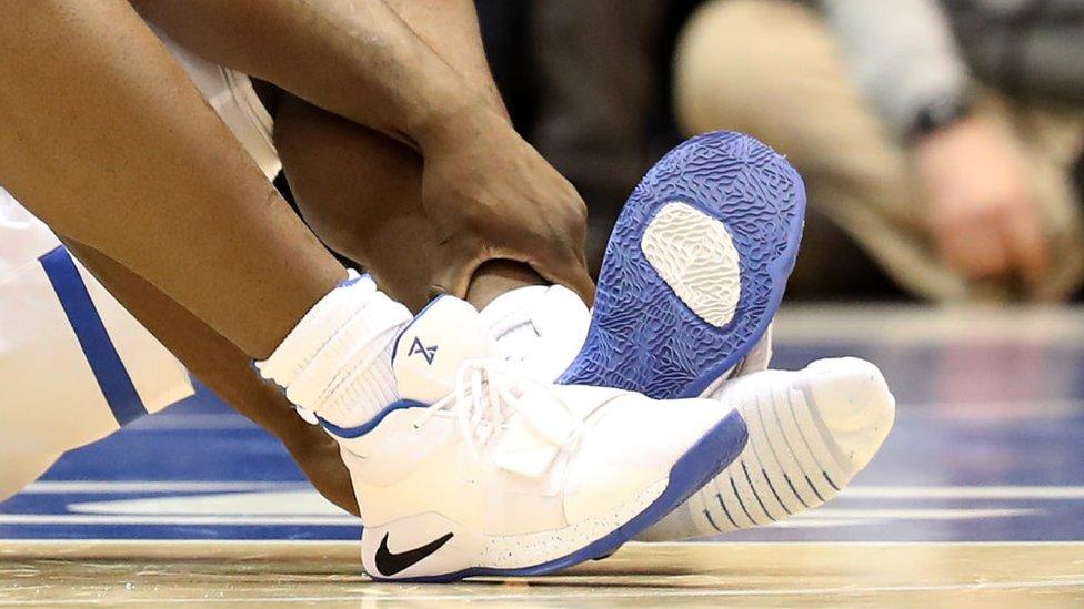 Lesión de Zion Williamson: cómo un zapato roto ha puesto a Nike y al baloncesto bajo la lupa en Estados Unidos