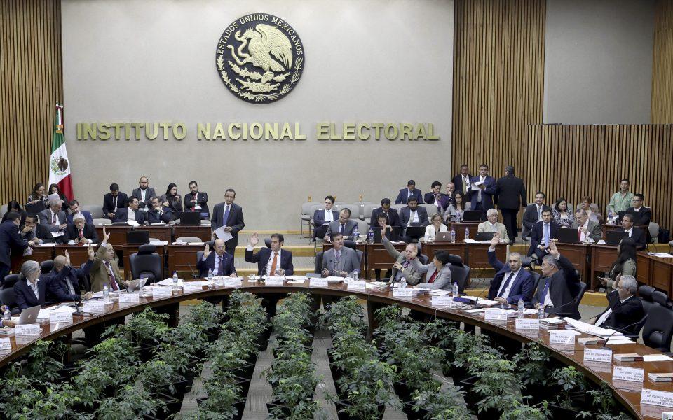 El INE multa con 402 mdp a partidos por irregularidades; PRD, PAN y PRI son los más sancionados
