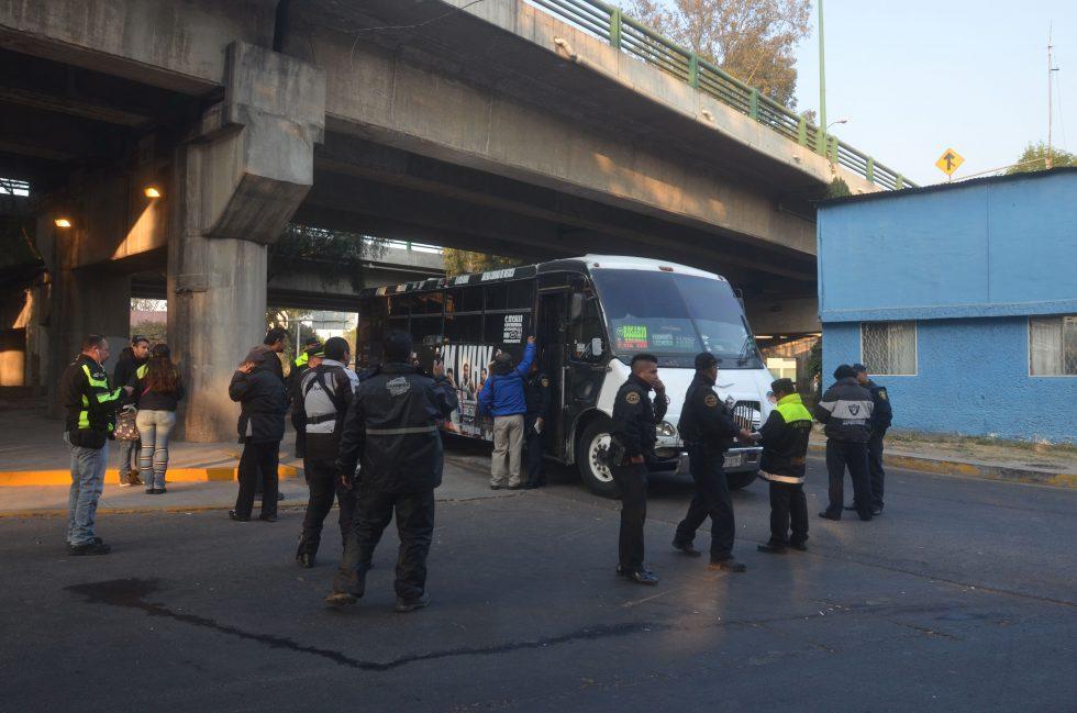 Matan a mujer en asalto a transporte de Edomex por tardarse en entregar su celular