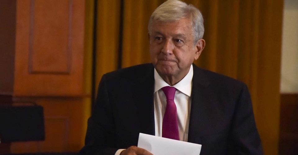 López Obrador pide apoyo a ingenieros para definir el futuro del Nuevo Aeropuerto
