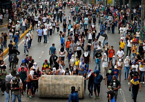 Cierra multitudinaria marcha de opositores en Caracas