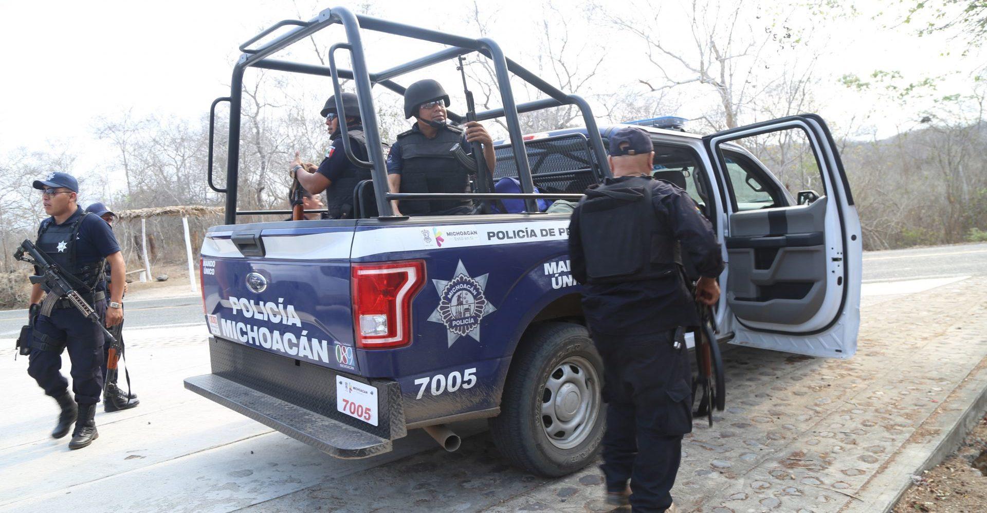 Hallan fosa clandestina con 11 cuerpos en Uruapan, Michoacán