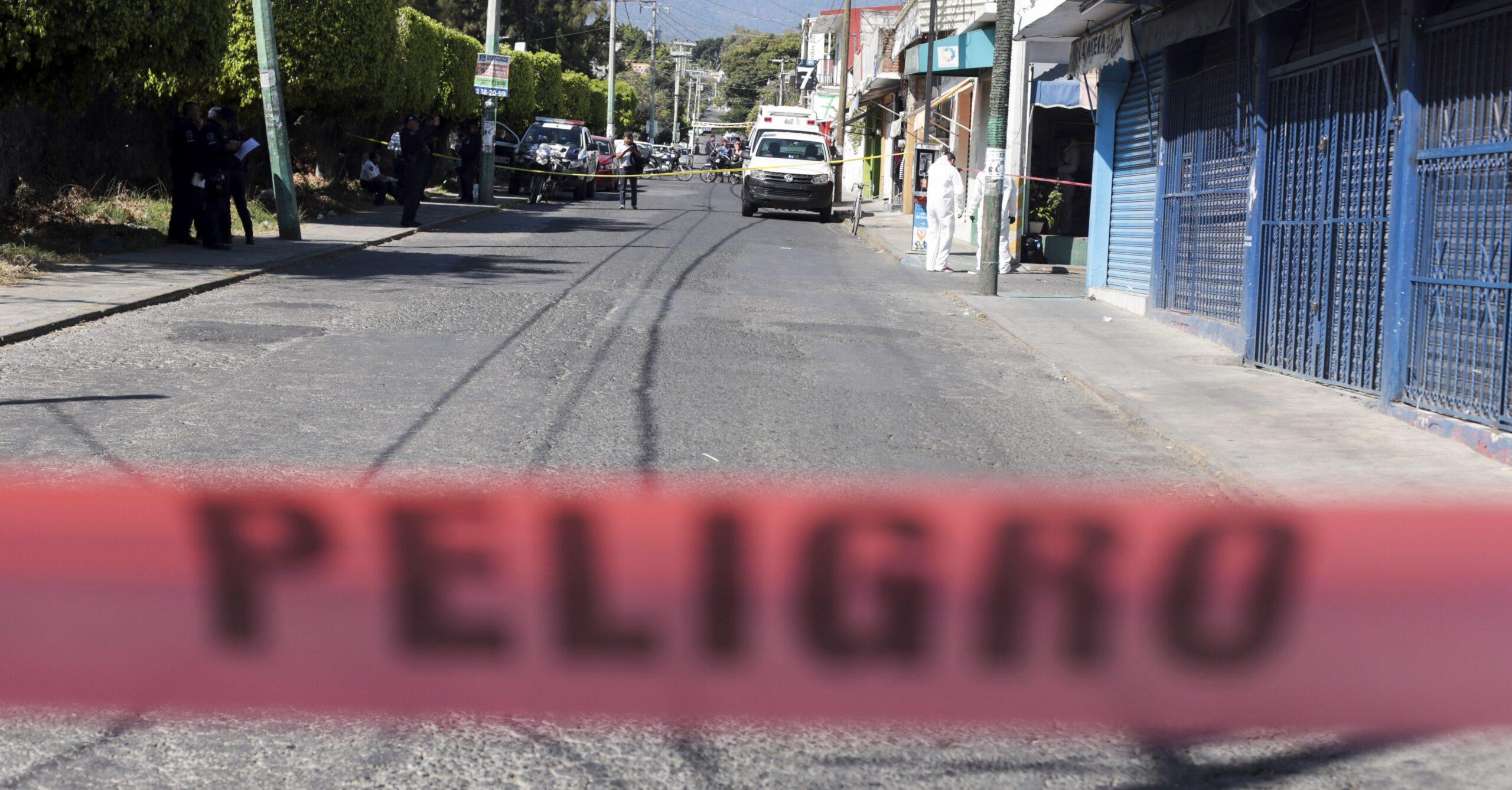 Encuentran los cuerpos de cinco policías municipales en Zitácuaro, Michoacán