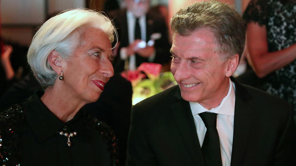 Argentina renegocia su acuerdo con el FMI y recibirá el mayor préstamo de la historia del organismo: por qué Macri y Lagarde creen que funcionará
