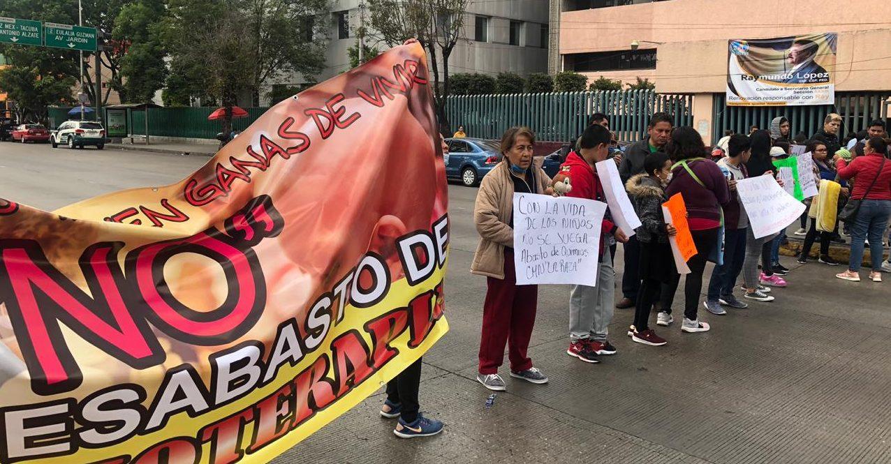 Padres de niños con cáncer liberan Circuito Interior; ya hay medicamentos, informa el hospital
