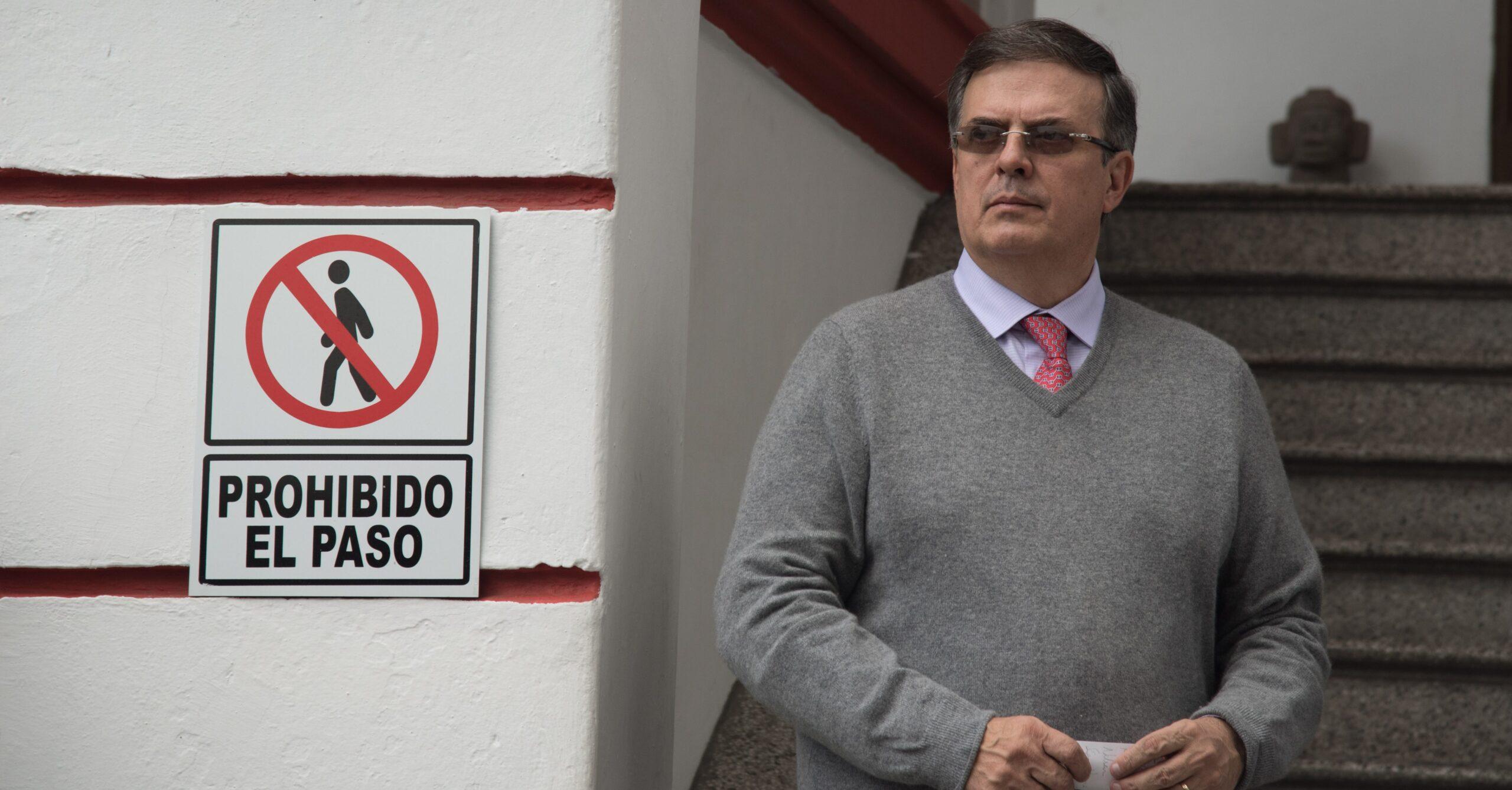 Ebrard niega autoexilio en París: dejó México por calumnias en su contra, dice