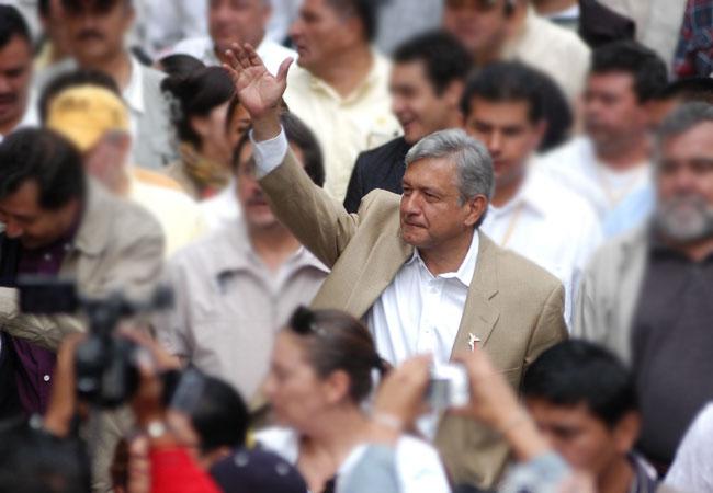 AMLO convoca a movilización contra IVA y privatización de Pemex