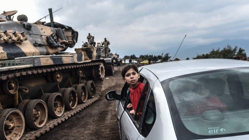 Tropas terrestres turcas entran a Afrin, enclave de combatientes kurdos en Siria