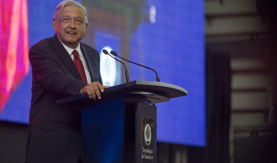 Docentes tienen prestaciones por encima de la ley: responde Tec a AMLO