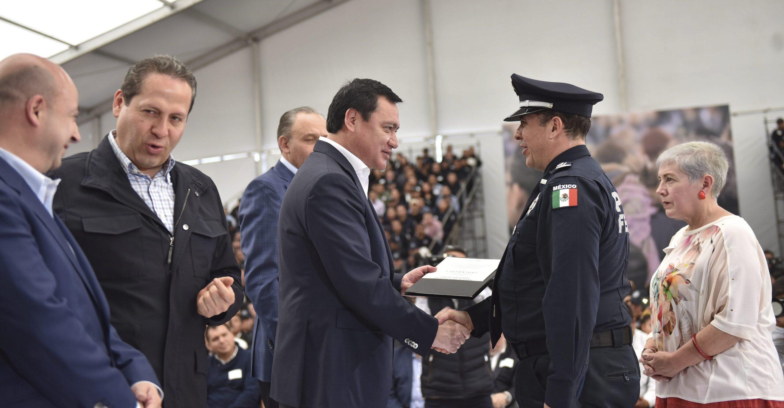 Tres integrantes del gabinete de Peña visitan el Edomex para entregar créditos de vivienda