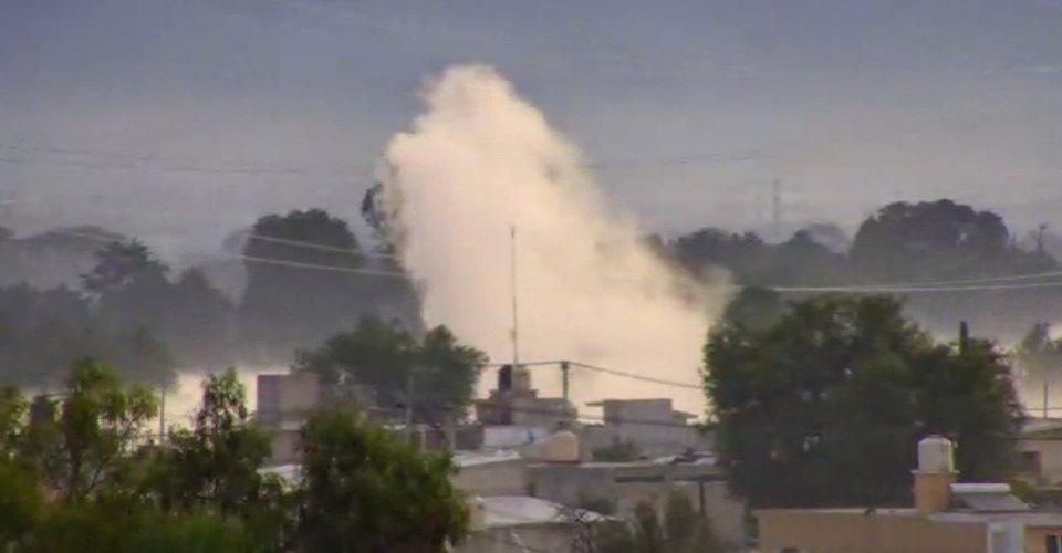 Evacúan a pobladores de Acolman, Edomex, por fuga en toma clandestina de combustible