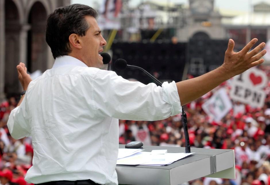 Hacker relata supuesto espionaje a López Obrador en 2012, a favor de Peña Nieto