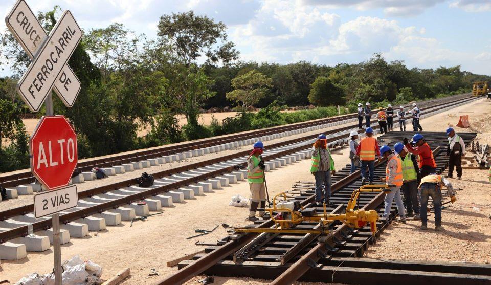 Organizaciones advierten daño ambiental y de movilidad en traslado de material para Tren Maya en Quintana Roo