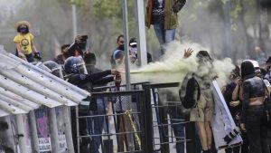 Es falso que no se usen gases en contra de manifestantes