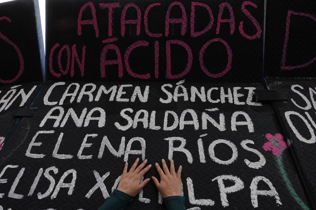 Mujeres sobrevivientes de ataques con ácido exigen justicia para María Elena Ríos