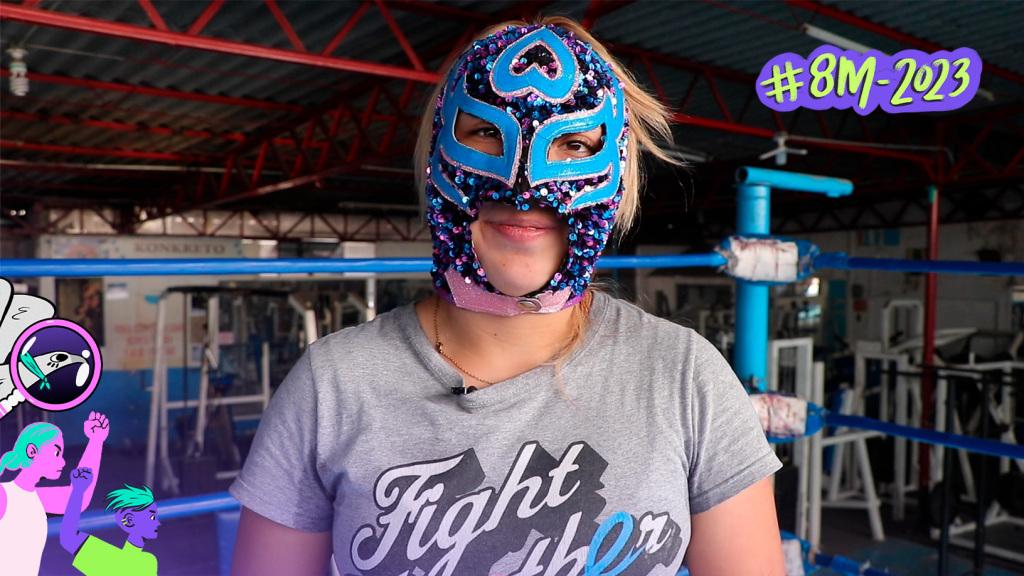 Dos a tres caídas: tras la máscara de una luchadora mexicana