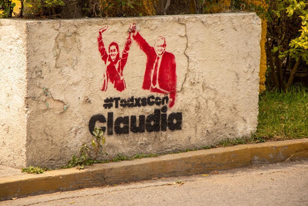 En Chilpancingo, Guerrero, tapizan muros y transporte con propaganda de Claudia Sheinbaum